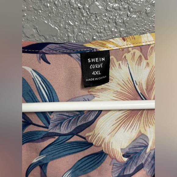 Shein Curve, Women’s Pink Tropical Blouse, preowned - Picture 2 of 7